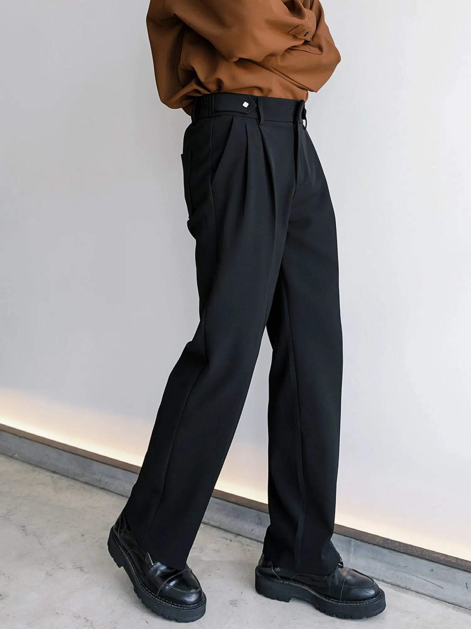 Classic Wide-Leg Pleated Pants