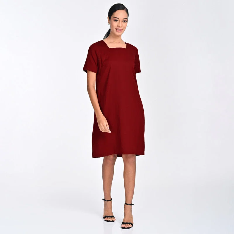 Little Black Women Dress with Sequins for a Glamorous Night Out Little Black Women Dress with Sequins for a Glamorous Night Out Tencel Dress For Women | Square Neck | Relaxed Fit | Maroon